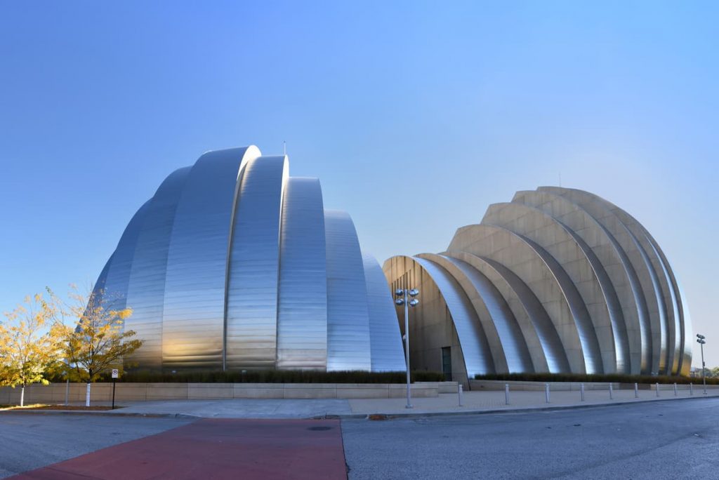 Best Places to Take Family Pictures in KC Kauffman Center