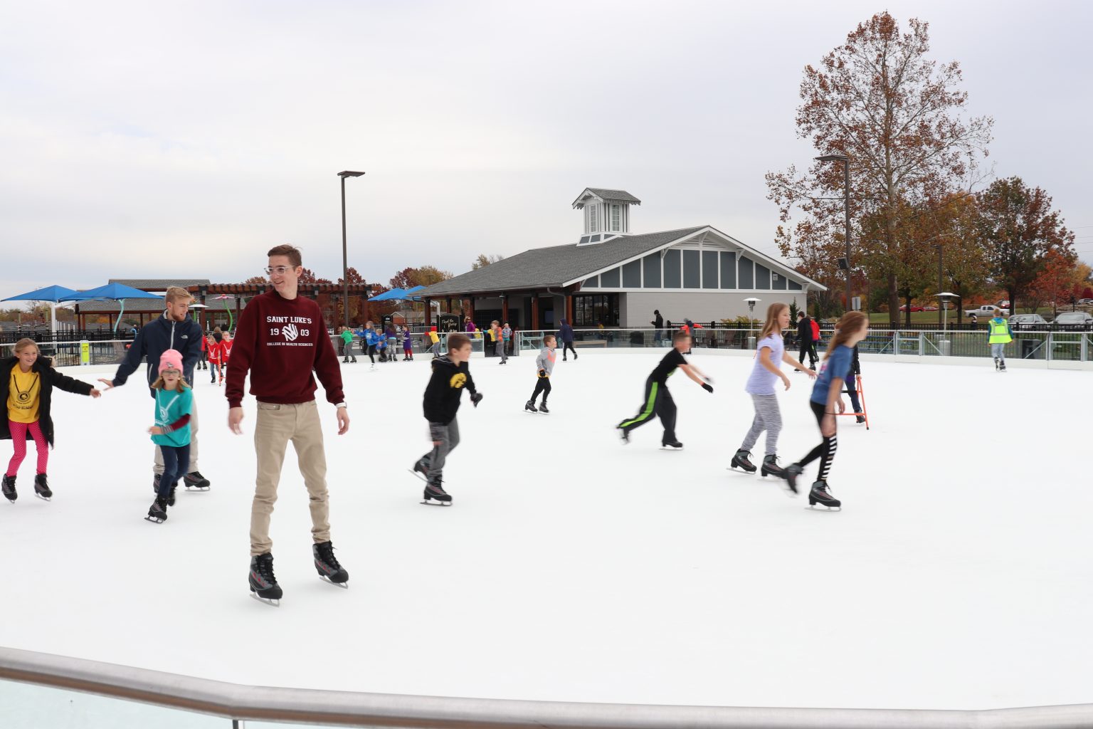 Where to Ice Skate in Kansas City (Skating Rinks Near You)