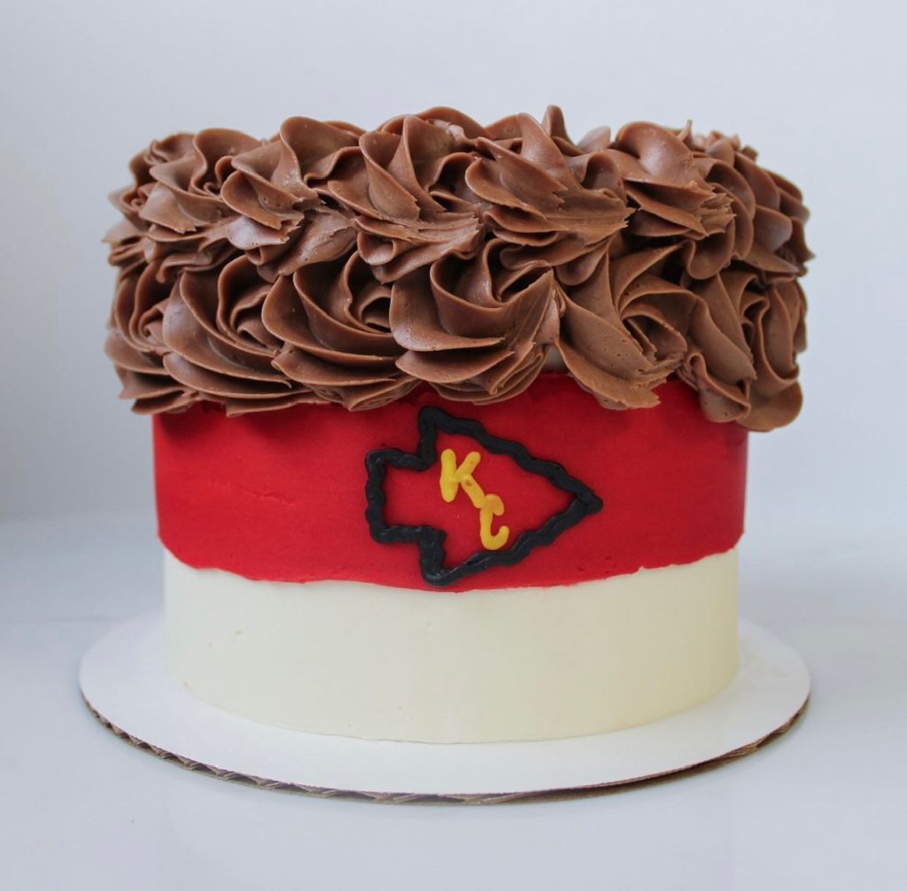 Chiefs-themed cake